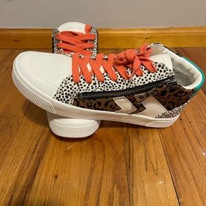 Dolce Vita Sneakers NIB